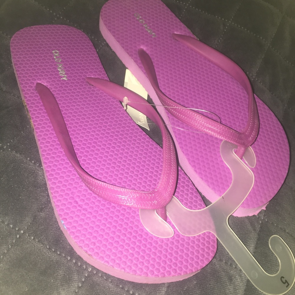 Old Navy thong sandals